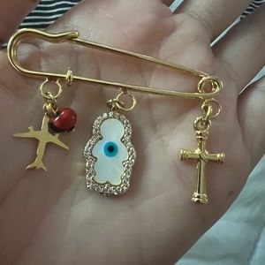 Babypin. Baby safety pin gold plated